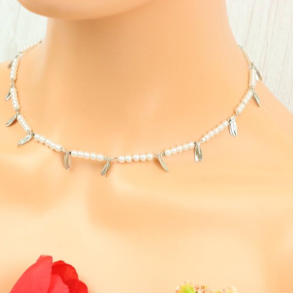 "Minimalist & Elegant Necklace Chain – Perfect for Women & Girls | UNVRC1402 - Picture 3 of 10